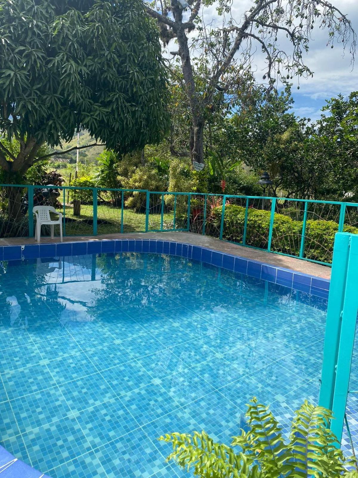 Villa Sonia Eco-Hostel Gigante ภายนอก รูปภาพ